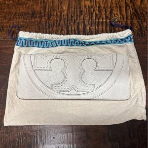 Tory Burch Elegant Cream Leather Wallet